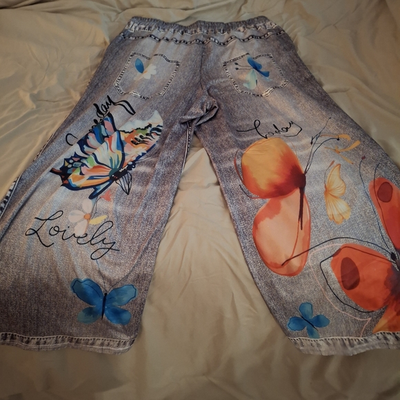 Colorful Women's Butterfly Print Wide Leg Palazzo Pants - Picture 7 of 9